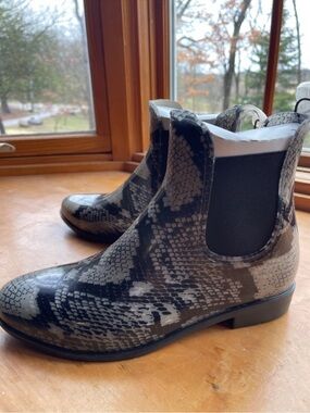 a new day Black and Gray Snake-Print Chelsea Rain Booties